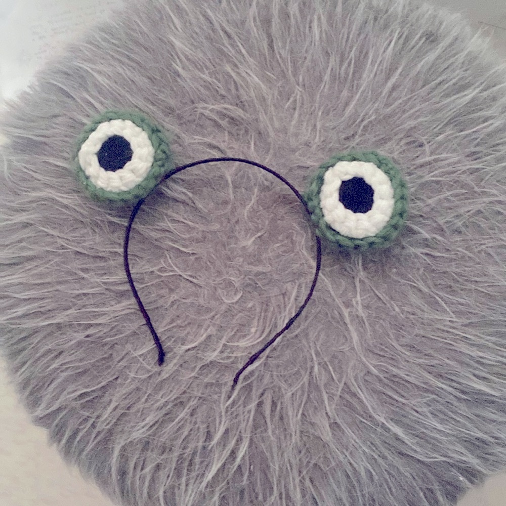 Hot Topic Crotchet Knit Frog Headband